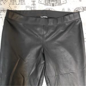 Faux leather/vinyl leggings